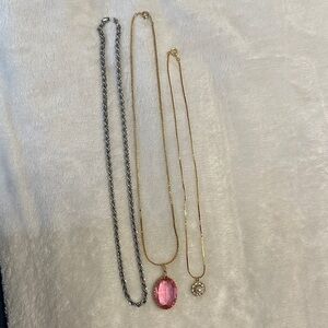 Elegant Gold tone Necklace Sets with pink glass stone and cream color pear.